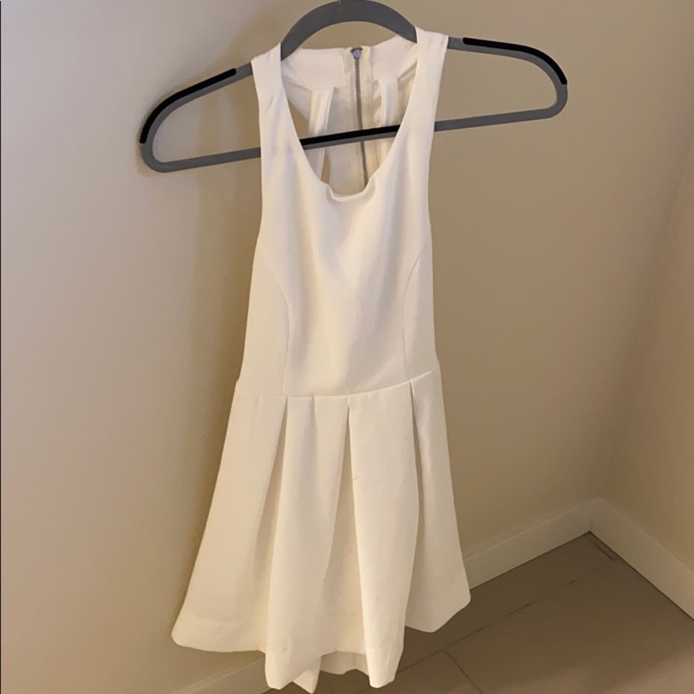 Short white dress
